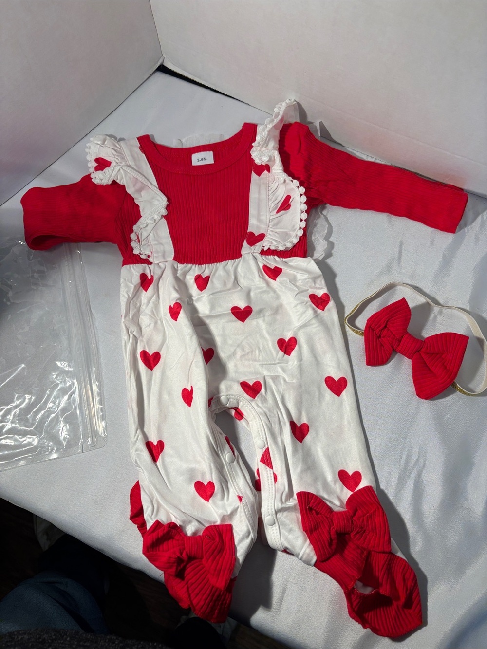 Source Unknown Red Ribbed Tee with White Heart Ruffle - Picture 2 of 5